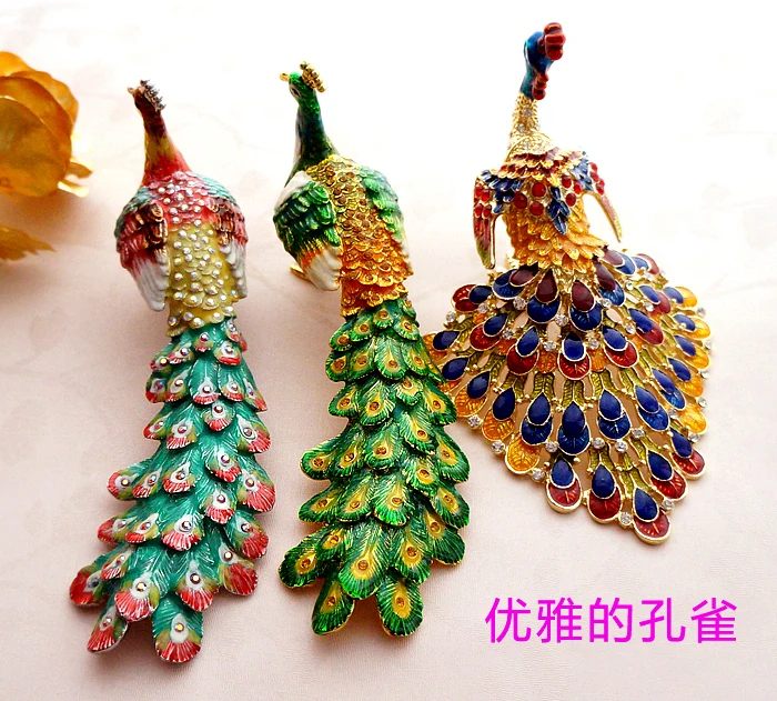 NEW Cloisonne peacock decoration desk desk Decoration alloy diamond home decoration for marriage
NEW Cloisonne peacock decoration desk desk Decoration alloy diamond home decoration for marriage