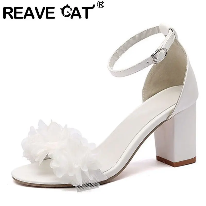 Женские босоножки с открытым носком REAVE CAT, летние белые босоножки большого размера 34-48 с цветочной аппликацией и блочным каблуком, S3610
Женские босоножки с открытым носком REAVE CAT, летние белые босоножки большого размера 34-48 с цветочной аппликацией и блочным каблуком, S3610