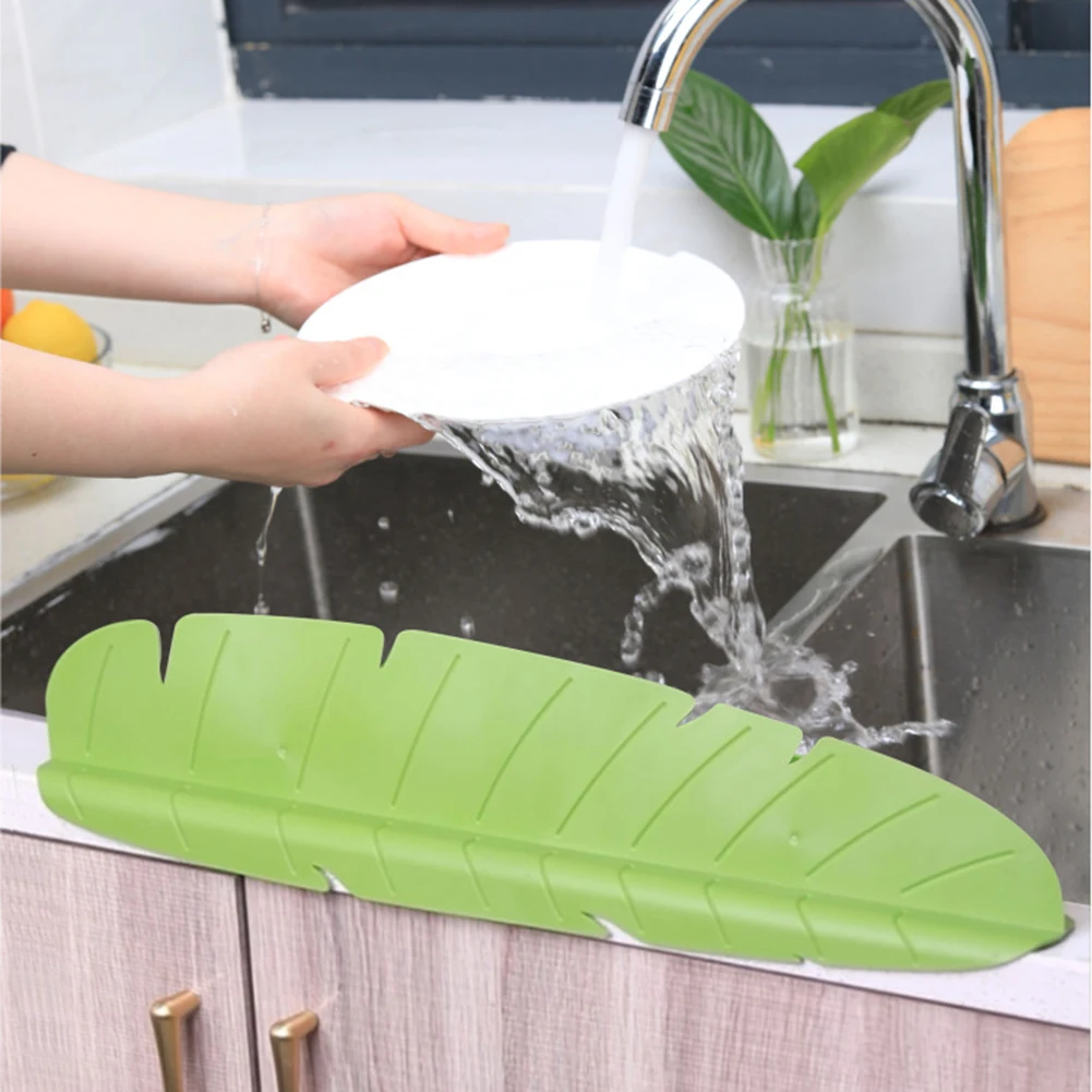 Kitchen Sink Water Splash Guards Anti-Splash Water Baffle Board With Suction Cup Oil-Proof Baffle Screen Kitchen Accessories
Kitchen Sink Water Splash Guards Anti-Splash Water Baffle Board With Suction Cup Oil-Proof Baffle Screen Kitchen Accessories