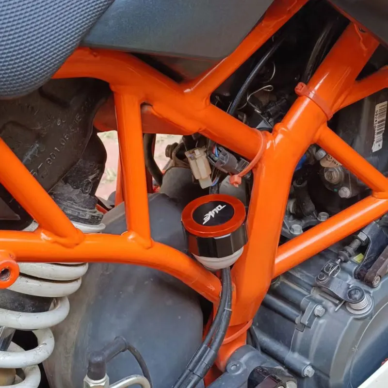 Аксессуары из алюминиевого сплава для KTM Duke 125 200 390 Duke125/200/390 Крышка Резервуара масла заднего тормоза мотоцикла Защитная крышка кастрюли
Аксессуары из алюминиевого сплава для KTM Duke 125 200 390 Duke125/200/390 Крышка Резервуара масла заднего тормоза мотоцикла Защитная крышка кастрюли