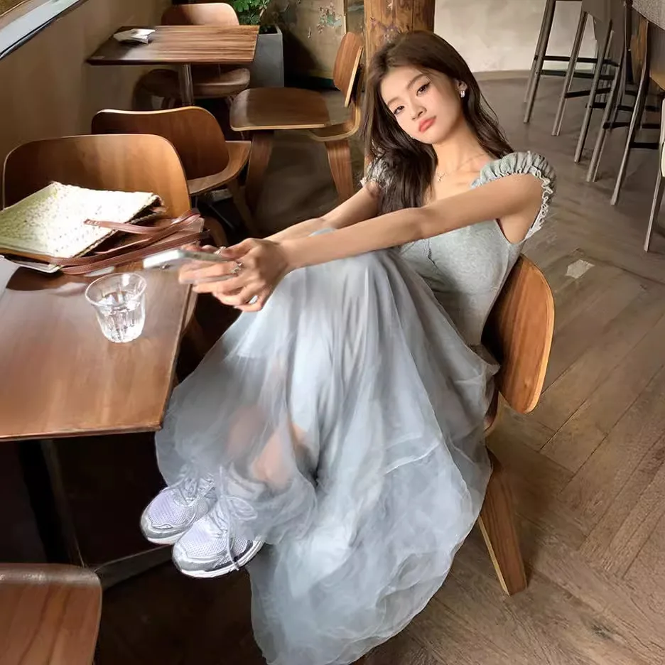 French Style V-neck Pleated Mesh Patchwork Dress for Summer 2024, New Sleeveless Mid Length Base Yarn Skirt
French Style V-neck Pleated Mesh Patchwork Dress for Summer 2024, New Sleeveless Mid Length Base Yarn Skirt