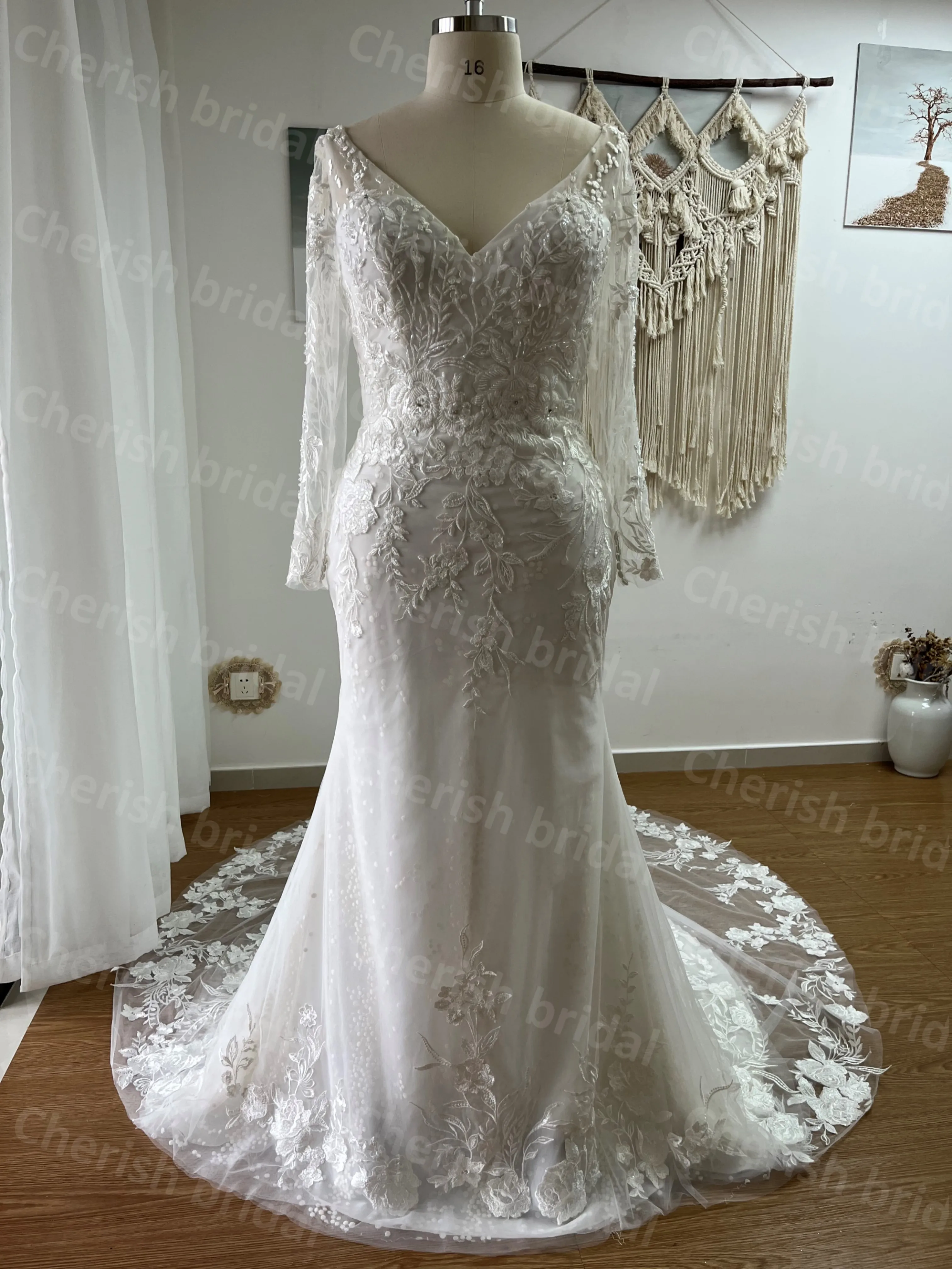 

C5060M Elegant Wedding Dress Mermaid Bride Wedding Dresses for Women Long Sleeves Lace Applique and Beading Ivory Bridal Gown