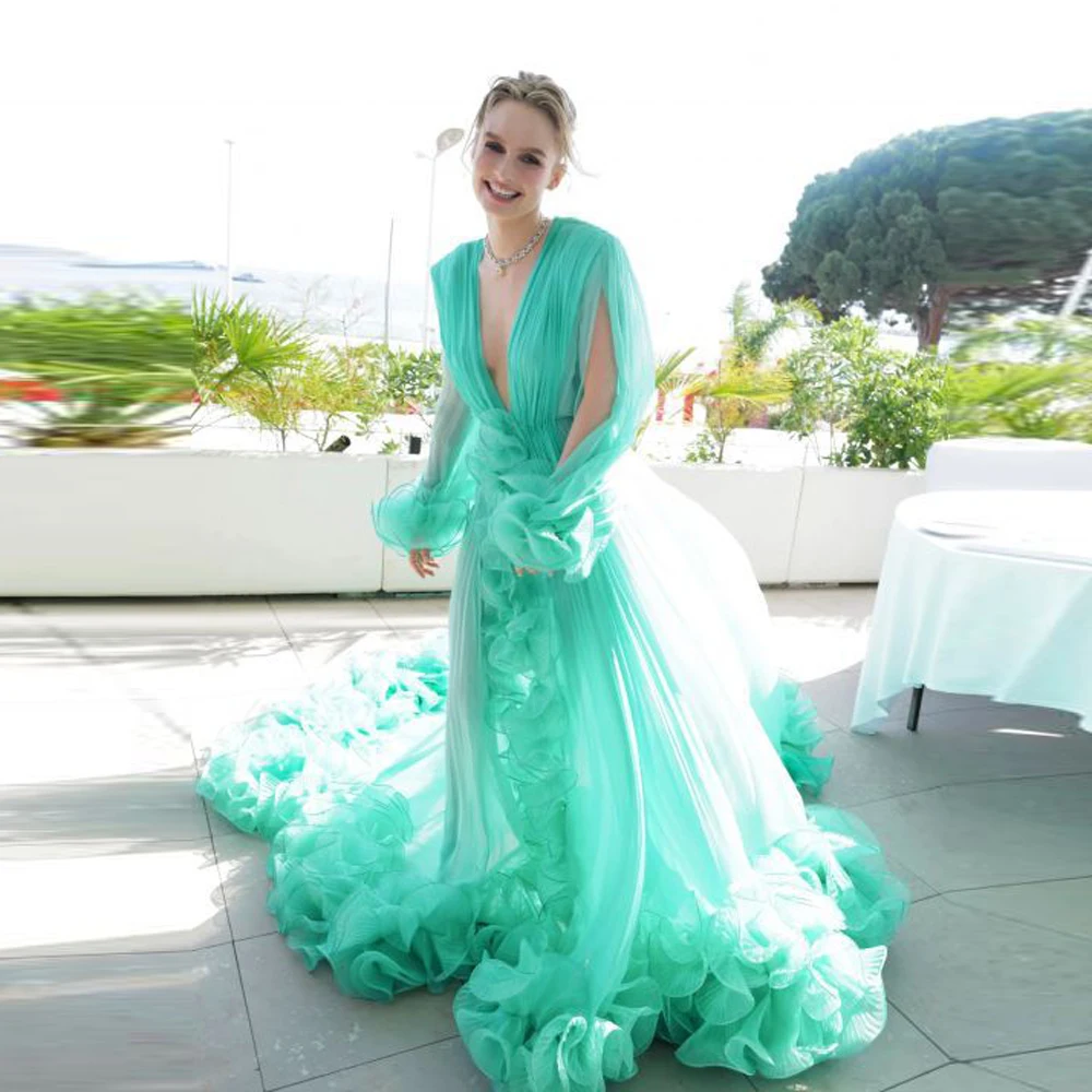 

Fresh Green Long Maxi Gowns To Event Party With Ruched Organza Edge Puff Sleeves Deep V-neck Sexy Prom Gowns Tulle Robe