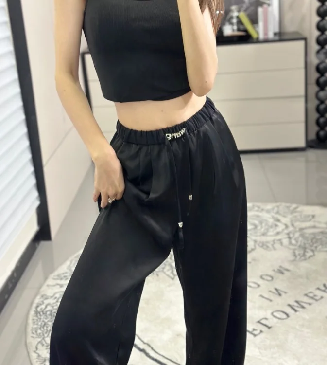 Fashion Classic Luxury Designer cloth New High Elastic Drawstring Elastic Waist Wide Leg Pants Female 142433 142434
Fashion Classic Luxury Designer cloth New High Elastic Drawstring Elastic Waist Wide Leg Pants Female 142433 142434