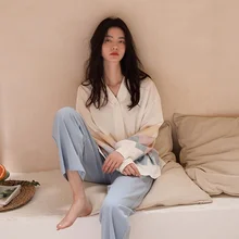 Fashion Trend V-neck Sweet and Lovely Loose Simple Long-sleeved Autumn and Winter New Pajamas Plus Velvet Warm Pajamas
Fashion Trend V-neck Sweet and Lovely Loose Simple Long-sleeved Autumn and Winter New Pajamas Plus Velvet Warm Pajamas