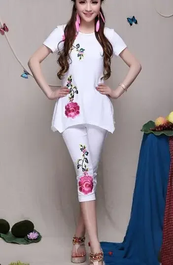 

1pcs/lot National Wind Slim Thin Cotton Stretch Pant Women Casual Embroidered Peony Flowers Capris Legging