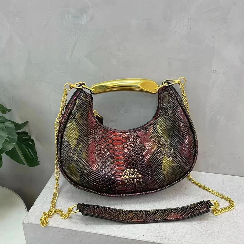 Winter New Textured Crossbody Bag Women's Cross-border Retro Shoulder Bag Crocodile Pattern Underarm Bag Personalized Design Bag
Winter New Textured Crossbody Bag Women's Cross-border Retro Shoulder Bag Crocodile Pattern Underarm Bag Personalized Design Bag