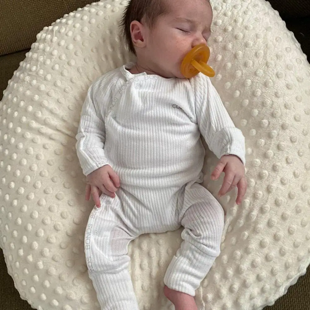 Baby Lounger Cover with Handle Dot Dustproof Compact Snugly Fit Infant Lounger Protective Case
Baby Lounger Cover with Handle Dot Dustproof Compact Snugly Fit Infant Lounger Protective Case