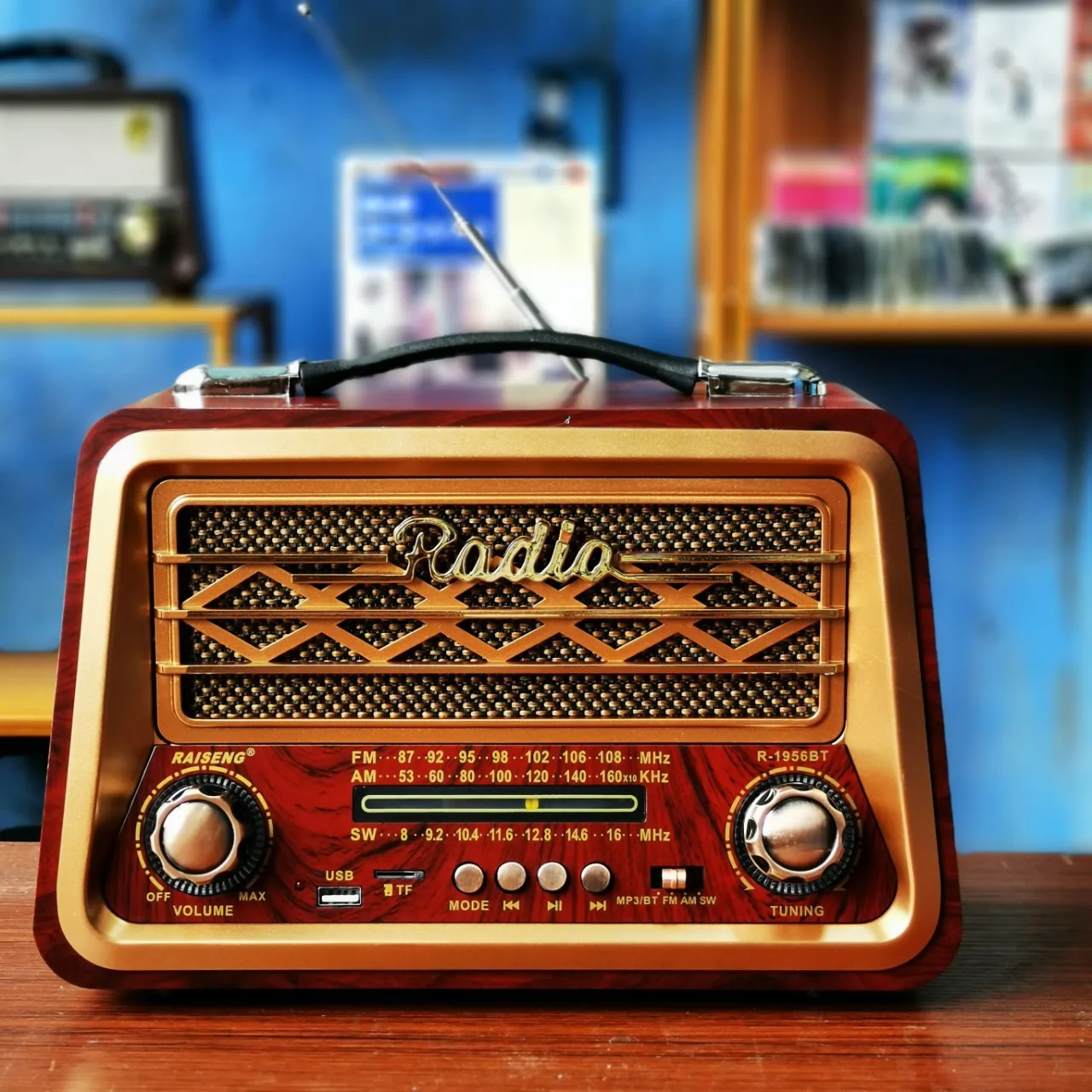High Quality Wooden Retro Portable Radio Music Player AM/FM/SW Multi-function Bluetooth Speaker Subwoofer Card Audio Caixa desom
High Quality Wooden Retro Portable Radio Music Player AM/FM/SW Multi-function Bluetooth Speaker Subwoofer Card Audio Caixa desom