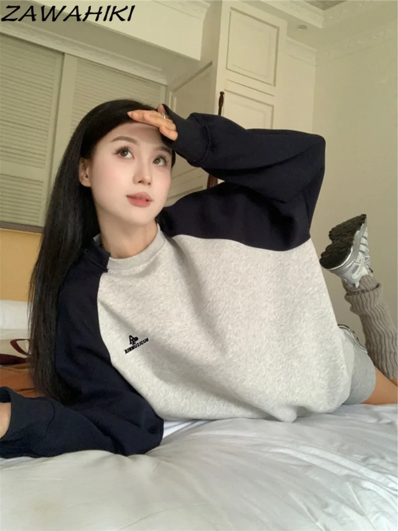 Autumn Winter Patchwork Contrast Color Korean Fashion Letter Embroidery Women Sweatshirt Loose Long Sleeve Casual Streetwear
Autumn Winter Patchwork Contrast Color Korean Fashion Letter Embroidery Women Sweatshirt Loose Long Sleeve Casual Streetwear