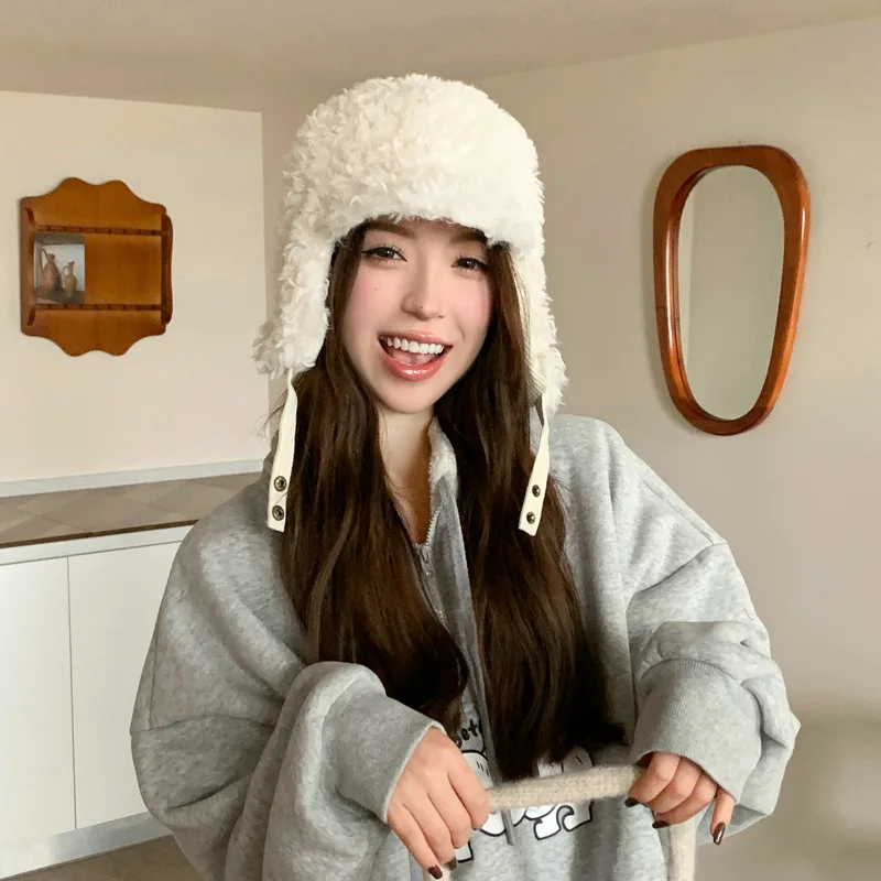 New Black and White Lamb Wool Ear Protection Hat Women's Winter Plush Solid Color Pullover Cap Men's Outdoor Thermal Bomber Hats
New Black and White Lamb Wool Ear Protection Hat Women's Winter Plush Solid Color Pullover Cap Men's Outdoor Thermal Bomber Hats
