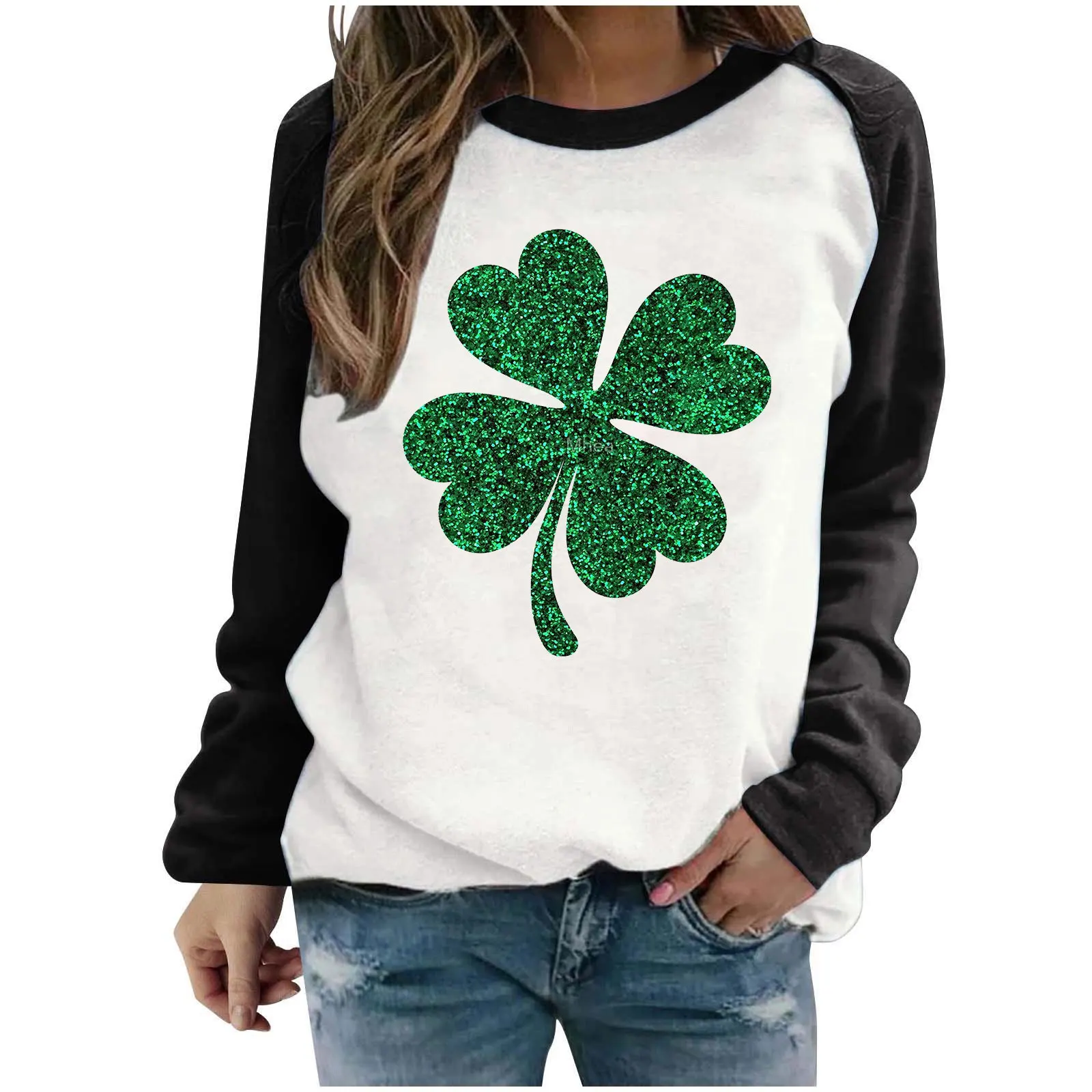 2024 New Tops Autumn LeisureTimeHoodie Clover Raglan Sleeve Sweater Coat Round Neck Plush Thickened Women's Hoodie
2024 New Tops Autumn LeisureTimeHoodie Clover Raglan Sleeve Sweater Coat Round Neck Plush Thickened Women's Hoodie