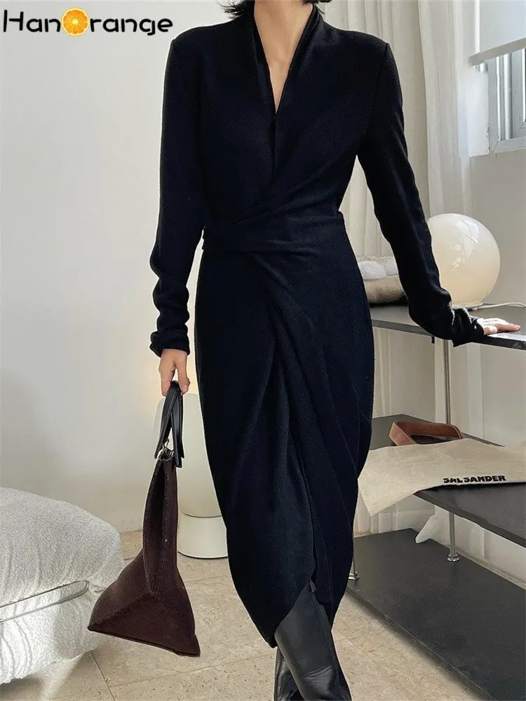 HanOrange 2023 Early Spring Fashion Bandage V-neck Pencil Dress Splice Knitted High Waist Black Midi Dress 
HanOrange 2023 Early Spring Fashion Bandage V-neck Pencil Dress Splice Knitted High Waist Black Midi Dress