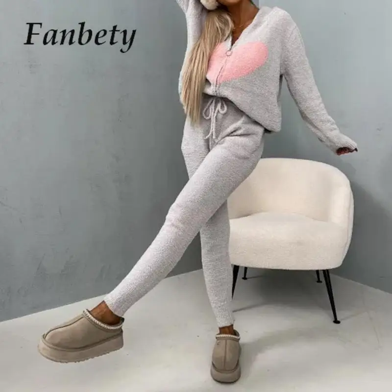 Women's Fluffy Pajamas Suit Female Heart Pattern Zipper Hoodies Two Piece Set Women Plush Long Pants Tracksuit Homewear Outfits
Women's Fluffy Pajamas Suit Female Heart Pattern Zipper Hoodies Two Piece Set Women Plush Long Pants Tracksuit Homewear Outfits