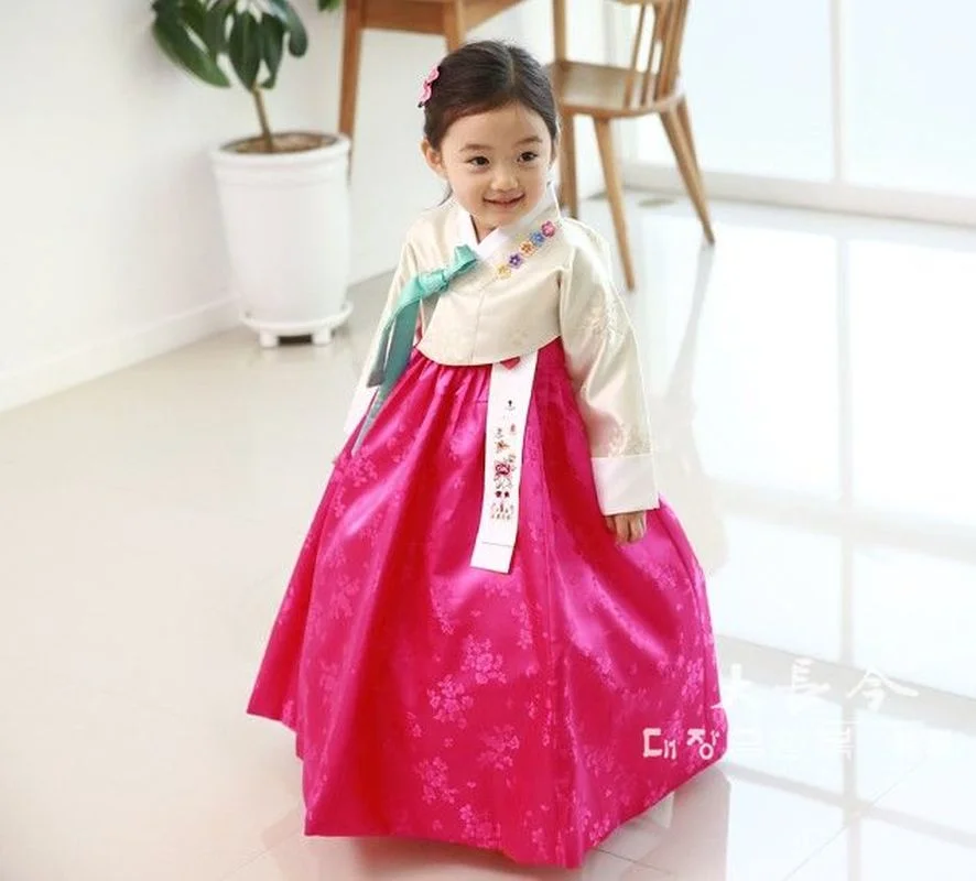 Индивидуальные ребенка один год Hanfu корейский импортный ковка Hanfu маленькая принцесса Hanfu
Индивидуальные ребенка один год Hanfu корейский импортный ковка Hanfu маленькая принцесса Hanfu