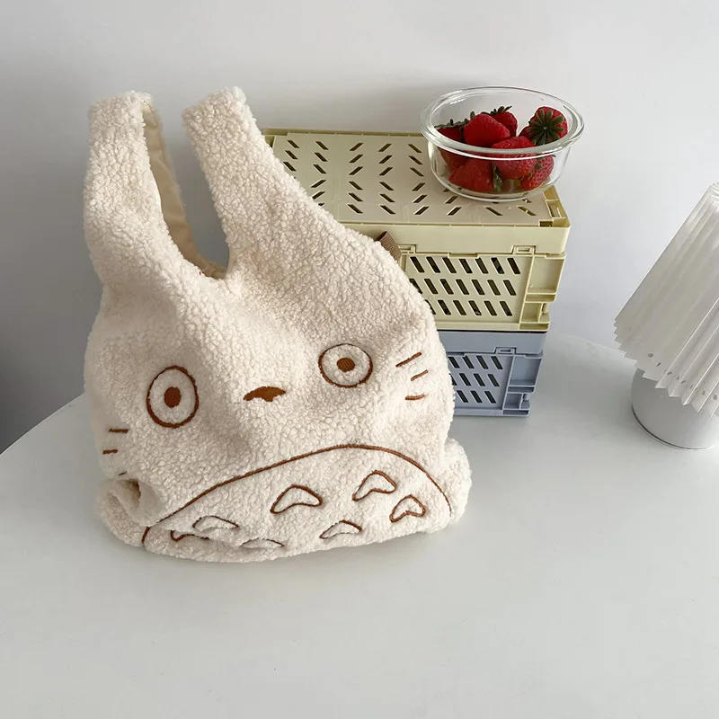 Cartoon Totoro Embroidery Lamb Fabric Handbag for Women Girls Japan INS Shoulder Bag Tote Bag Soft Fur Shopper Bag Messenger Bag
Cartoon Totoro Embroidery Lamb Fabric Handbag for Women Girls Japan INS Shoulder Bag Tote Bag Soft Fur Shopper Bag Messenger Bag