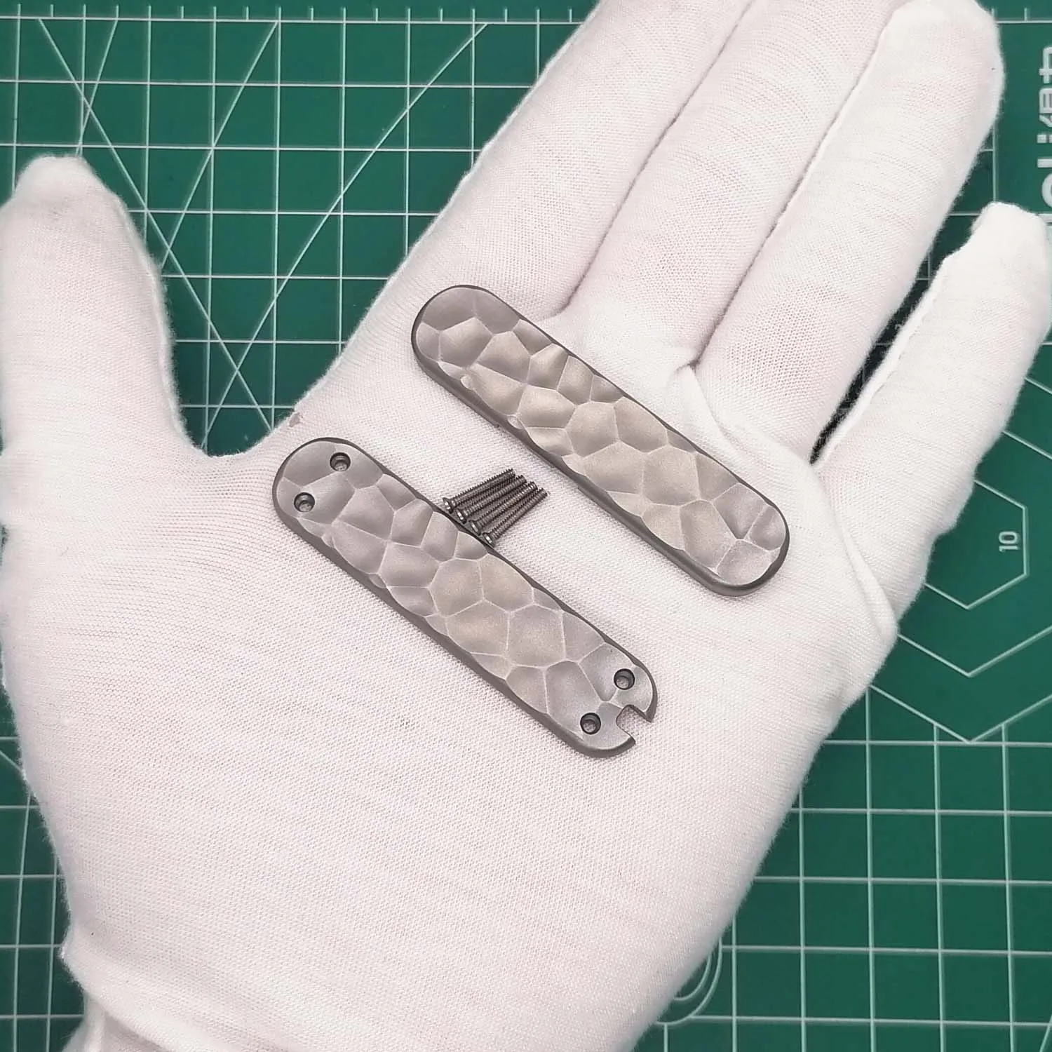 

1 Pair Custom Hand Made 58mm Titanium Alloy Scales for 58 mm Victorinox Swiss Army MiniChamp Knife Modify Scale DIY