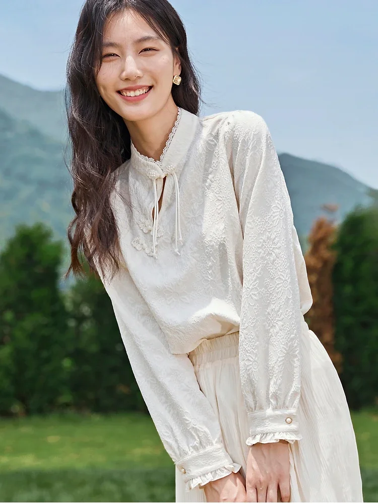 Vimly Chinese Style Jacquard Blouse Women Tops 2023 Autumn Elegant Long Sleeve Lace Stand Collar Loose Fit Pullover Shirts M2710
Vimly Chinese Style Jacquard Blouse Women Tops 2023 Autumn Elegant Long Sleeve Lace Stand Collar Loose Fit Pullover Shirts M2710