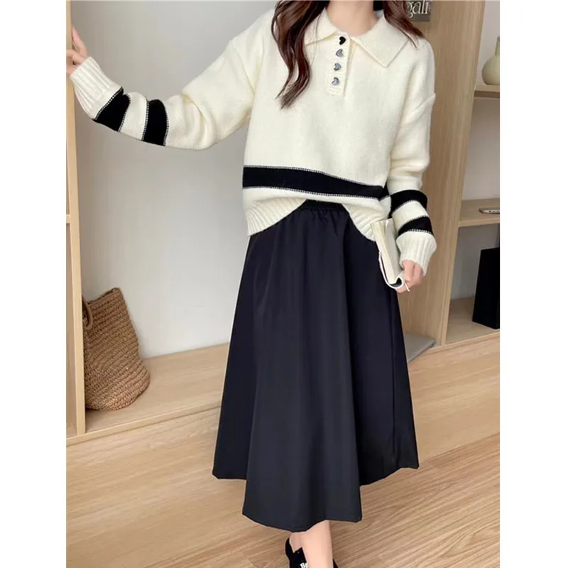 Knitted sweaters in autumn and winter women's new niche design tops with bottoming shirts in the college wind
Knitted sweaters in autumn and winter women's new niche design tops with bottoming shirts in the college wind
