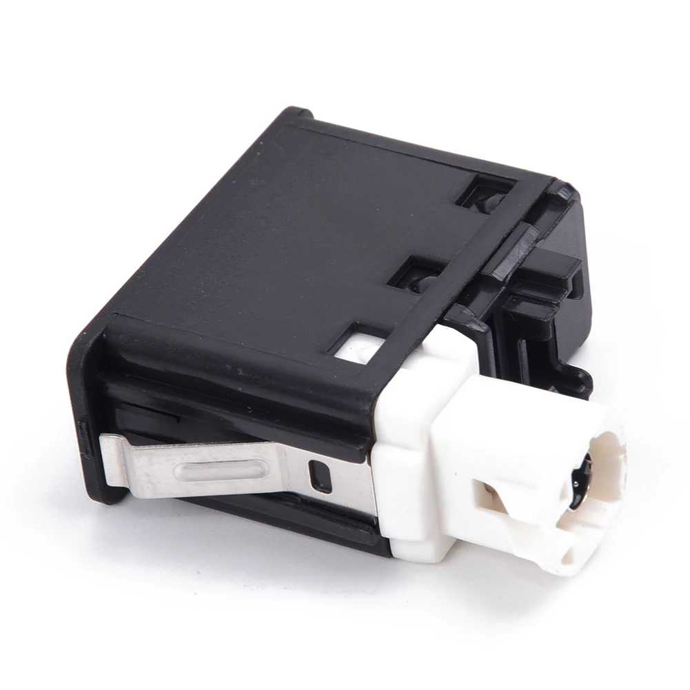 Car Parts USB AUX Input Socket Car E82 E87 E90 For BMW For Cabrio R57 For Clubman R55 For BMW 1-Series
Car Parts USB AUX Input Socket Car E82 E87 E90 For BMW For Cabrio R57 For Clubman R55 For BMW 1-Series