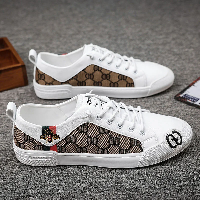 2024 Spring Europe Station new men's small white shoes trend embroidery cloth shoes versatile casual breathable board shoes
2024 Spring Europe Station new men's small white shoes trend embroidery cloth shoes versatile casual breathable board shoes