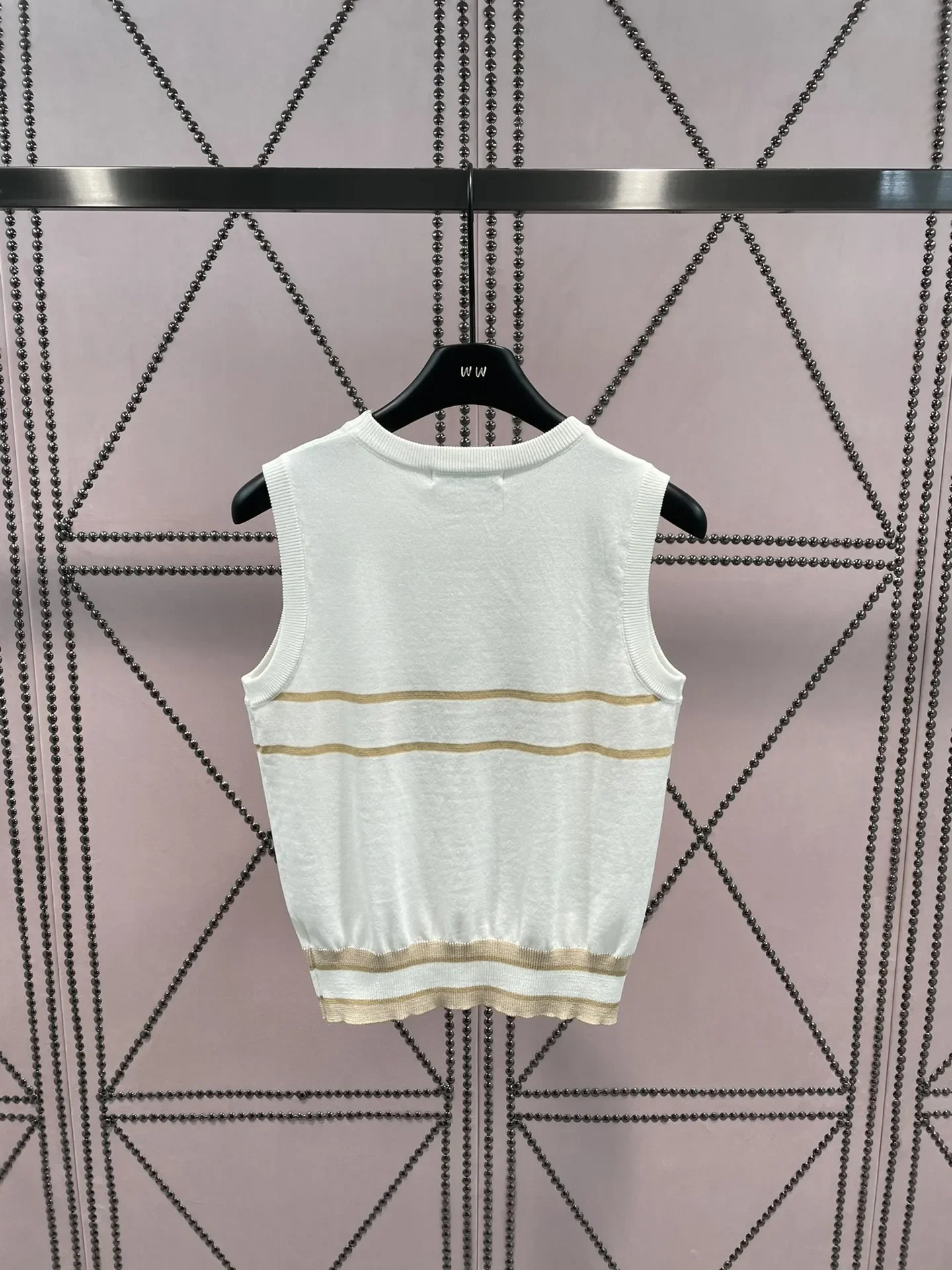 Summer New Color Matching Jacquard Letter Knitted Tank Top Wearing Solid Commuter Slim Fit Women's Top
Summer New Color Matching Jacquard Letter Knitted Tank Top Wearing Solid Commuter Slim Fit Women's Top