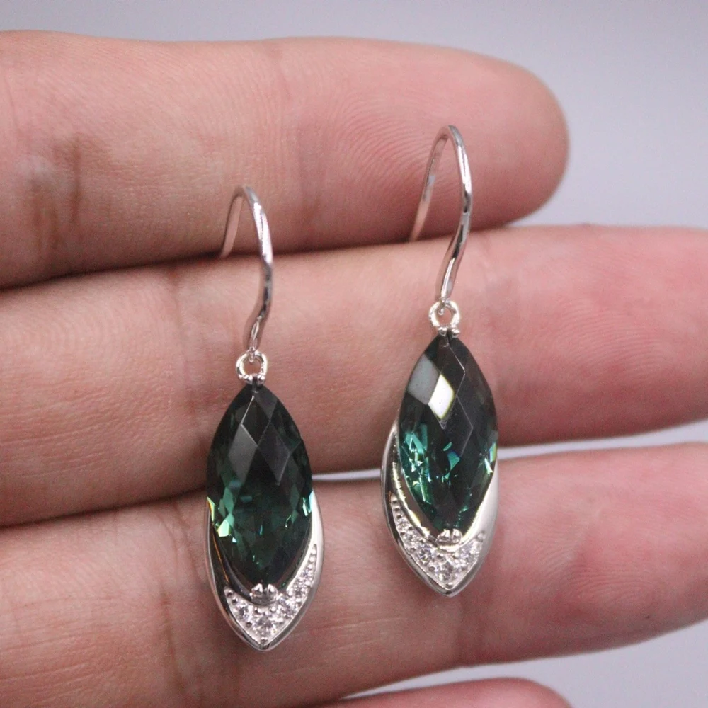 Real Solid 925 Sterling Silver Dangle Women Gift Lucky Green Crystal Long Strip Earrings
Real Solid 925 Sterling Silver Dangle Women Gift Lucky Green Crystal Long Strip Earrings