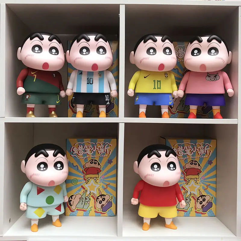 Аниме Crayon Shin-chan, большая аниме-фигурка, ПВХ украшение, модель футбольной звезды, коллекционная кавайная кукла, детские подарки, детские игрушки, 21 см
Аниме Crayon Shin-chan, большая аниме-фигурка, ПВХ украшение, модель футбольной звезды, коллекционная кавайная кукла, детские подарки, детские игрушки, 21 см