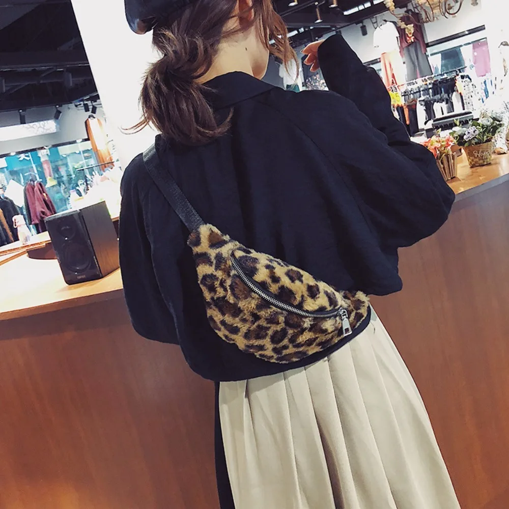 Plush Plush Waist Bag Fashion Luxury Simple Leopard Crossbody Bags Large capacity Chest Bag Women
Plush Plush Waist Bag Fashion Luxury Simple Leopard Crossbody Bags Large capacity Chest Bag Women
