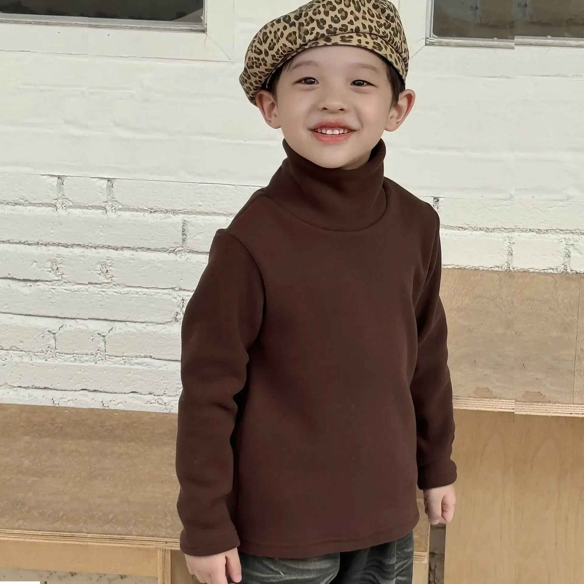 

Новинка Осень-зима 2023, хлопковая рубашка в Корейском стиле для мальчиков, модный теплый однотонный Повседневный простой мягкий удобный детский пуловер