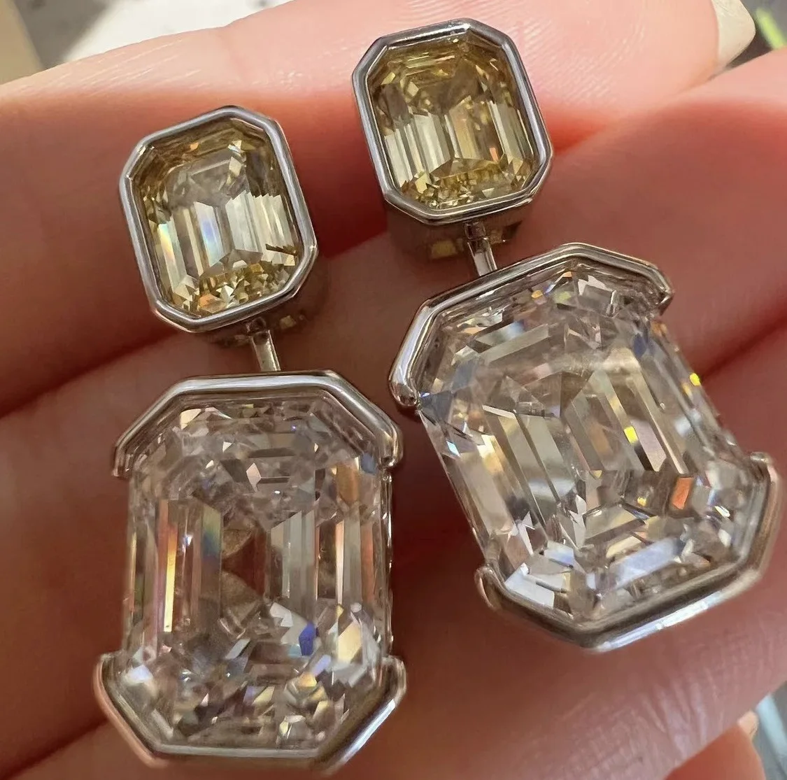 High Quality women's Earrings, Cubic Zirconia Earrings, Sparkling Zirconia Square Design Jewelry, Exquisite women's Wedding Gift
High Quality women's Earrings, Cubic Zirconia Earrings, Sparkling Zirconia Square Design Jewelry, Exquisite women's Wedding Gift