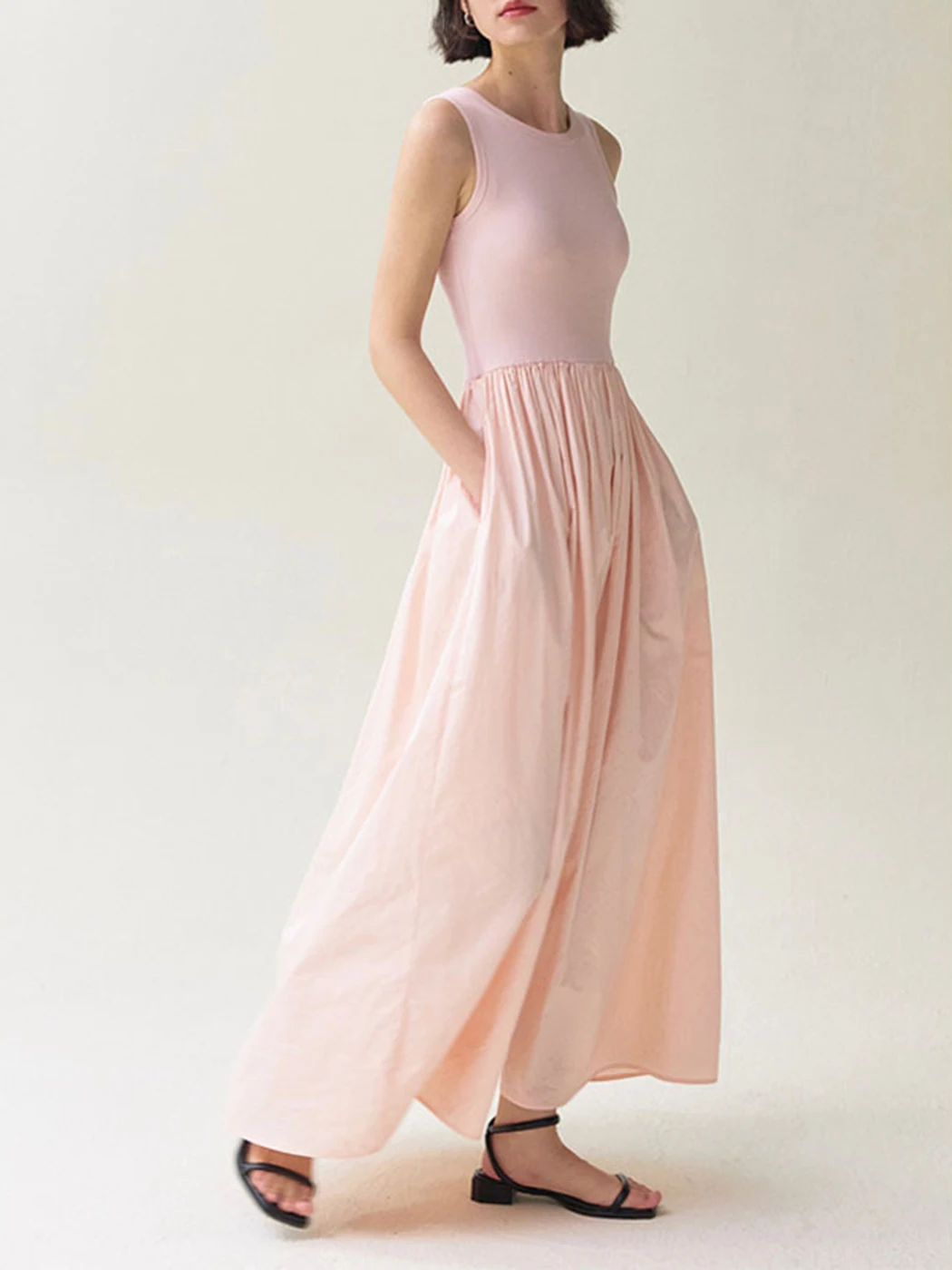 Slim A-line Simple Women Summer Long Dress Elegant Round Neck Sleeveless Pocket Pleated Maxi Sundress Female Casual Chic Robe
Slim A-line Simple Women Summer Long Dress Elegant Round Neck Sleeveless Pocket Pleated Maxi Sundress Female Casual Chic Robe