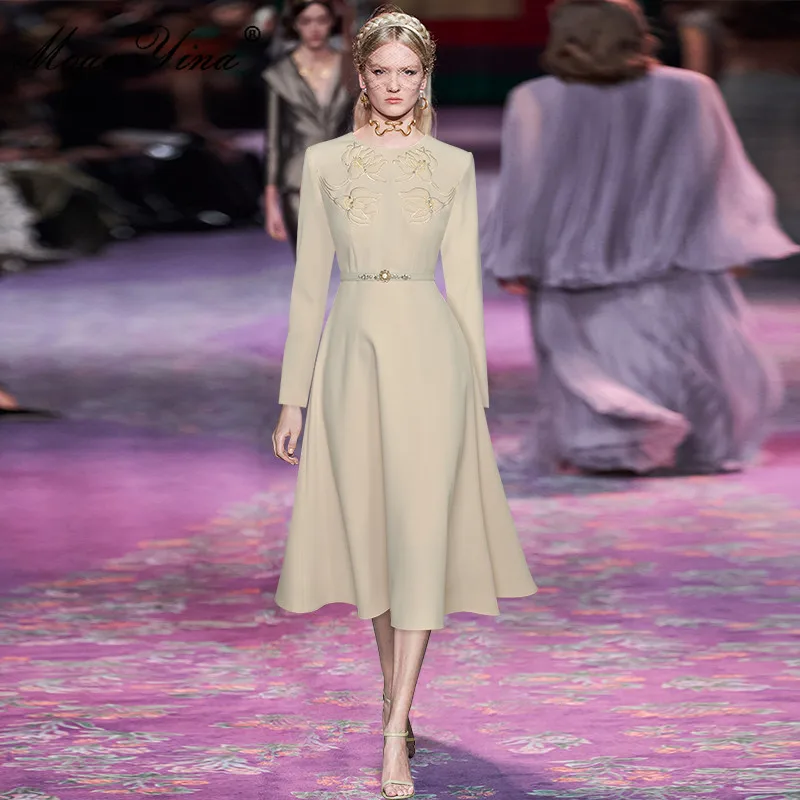 Designer Dress Women Luxury 2022 Runway Elegant Autumn Office Look O Neck Long Sleeve Embroidery Beading Belted Solid Dresses
Designer Dress Women Luxury 2022 Runway Elegant Autumn Office Look O Neck Long Sleeve Embroidery Beading Belted Solid Dresses