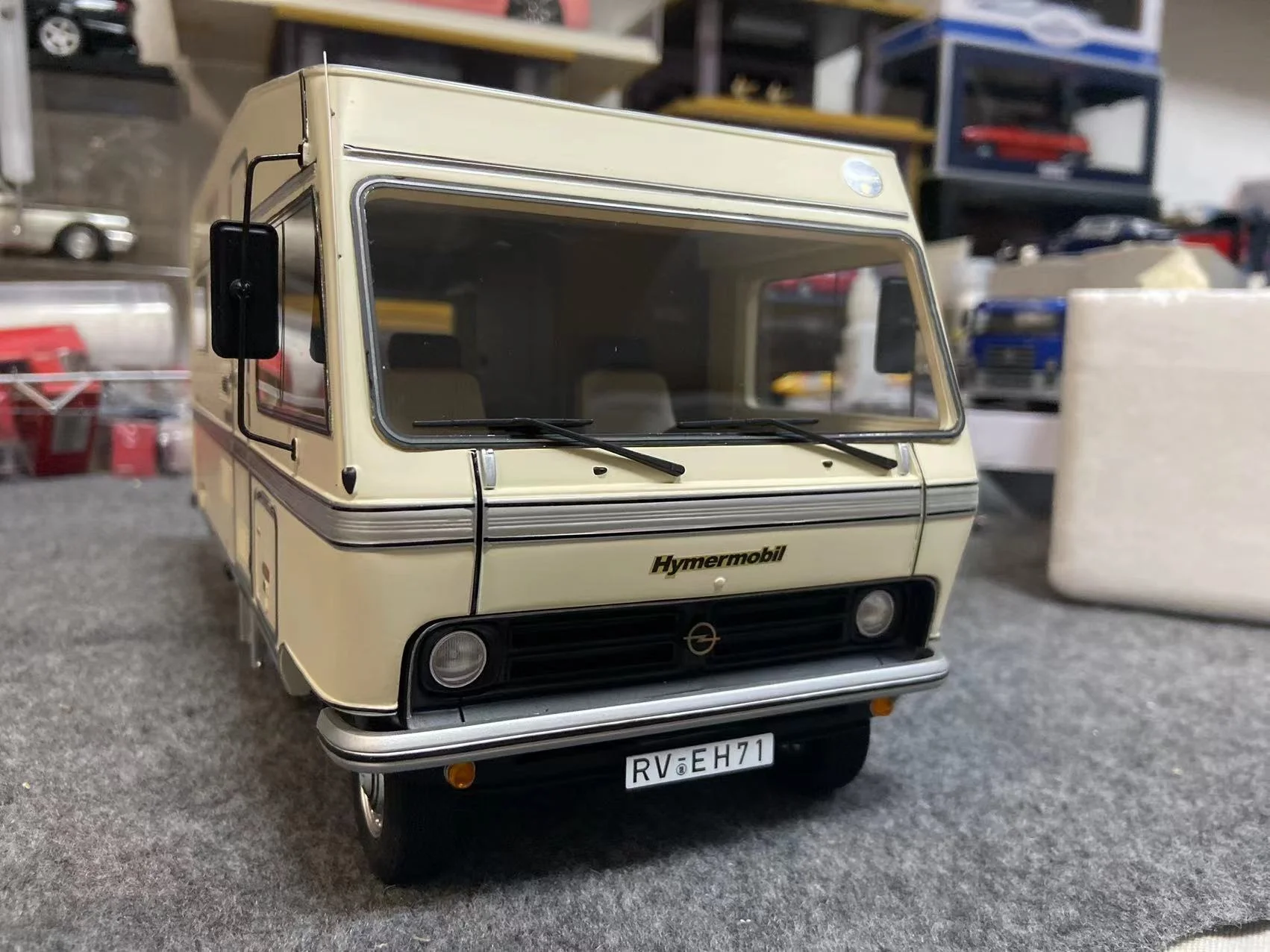 1/18 Out Of Print New Arrival Special Die Casting Resin Classic RV Car Model Furniture Display Collection Toys For Children
1/18 Out Of Print New Arrival Special Die Casting Resin Classic RV Car Model Furniture Display Collection Toys For Children