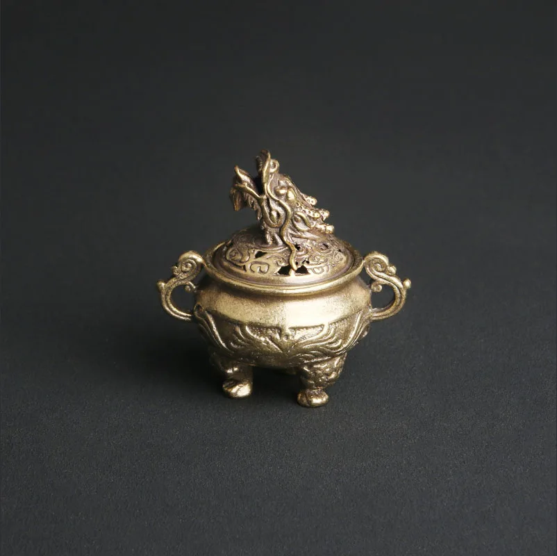 Antique Pure Brass Faucet Cover Three-legged Tripod Incense Burner Desktop Decoration Retro Sandalwood Incense Burner Crafts
Antique Pure Brass Faucet Cover Three-legged Tripod Incense Burner Desktop Decoration Retro Sandalwood Incense Burner Crafts