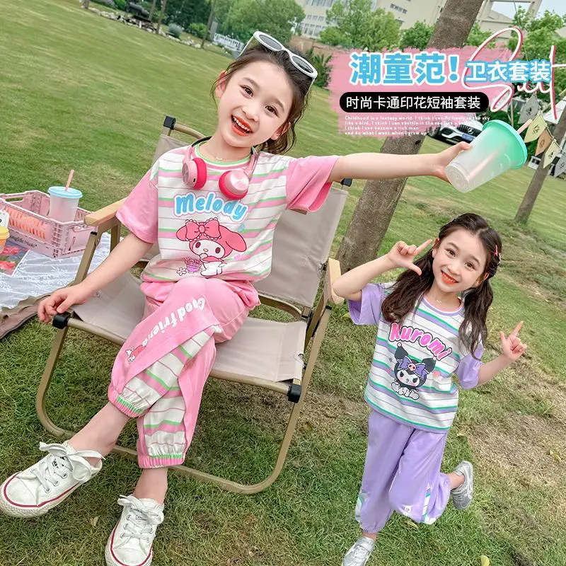 2024 Girls Kuromi Short-Sleeved Set Kawaii Sanrio Anime Tops Summer Sweet Cute Cartoon Thin Sports Casual Pants Clothes Kid Gift
2024 Girls Kuromi Short-Sleeved Set Kawaii Sanrio Anime Tops Summer Sweet Cute Cartoon Thin Sports Casual Pants Clothes Kid Gift