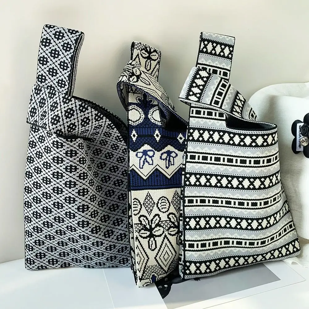 Handmade Knit Handbag Casual High-capacity Knit Shopping Bags Knot Wrist Bag Women
Handmade Knit Handbag Casual High-capacity Knit Shopping Bags Knot Wrist Bag Women