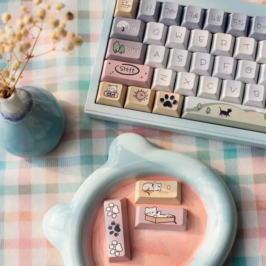 

Lazy Cat'S Daily Keycaps Dye-Sublimated Cherry Keycaps PBT Complete Set Kitten Loves To Eat Fish Cute Cat Painted Keycaps