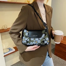Brand 2022 Spring Flower Crossbody Bag For Women New Fashion Retro Hit Color Embroidery Small Square Bag Women's Shoulder Bag
Brand 2022 Spring Flower Crossbody Bag For Women New Fashion Retro Hit Color Embroidery Small Square Bag Women's Shoulder Bag