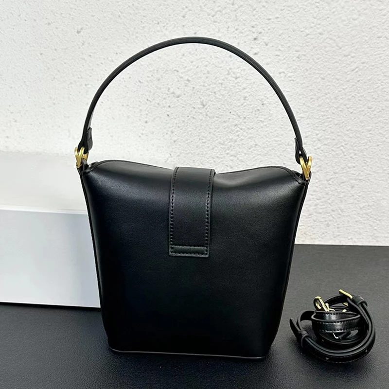Designer retro plain solid color leather bucket Bag 2024 women's new handbag Fashion multi-functional diagonal shoulder bag
Designer retro plain solid color leather bucket Bag 2024 women's new handbag Fashion multi-functional diagonal shoulder bag