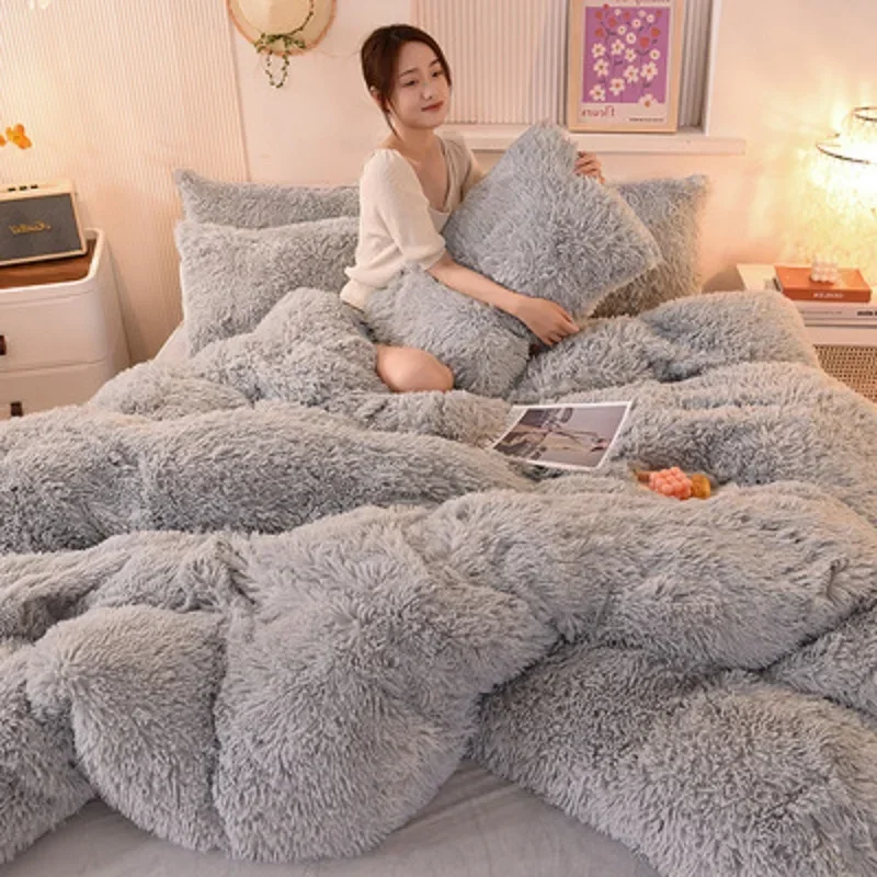 Winter Thickened Warm Light Gray Plush Four Piece Set AB Face Plush Quilt Cover Ded Sheet Plush Textile Dedding For Adults 
Winter Thickened Warm Light Gray Plush Four Piece Set AB Face Plush Quilt Cover Ded Sheet Plush Textile Dedding For Adults