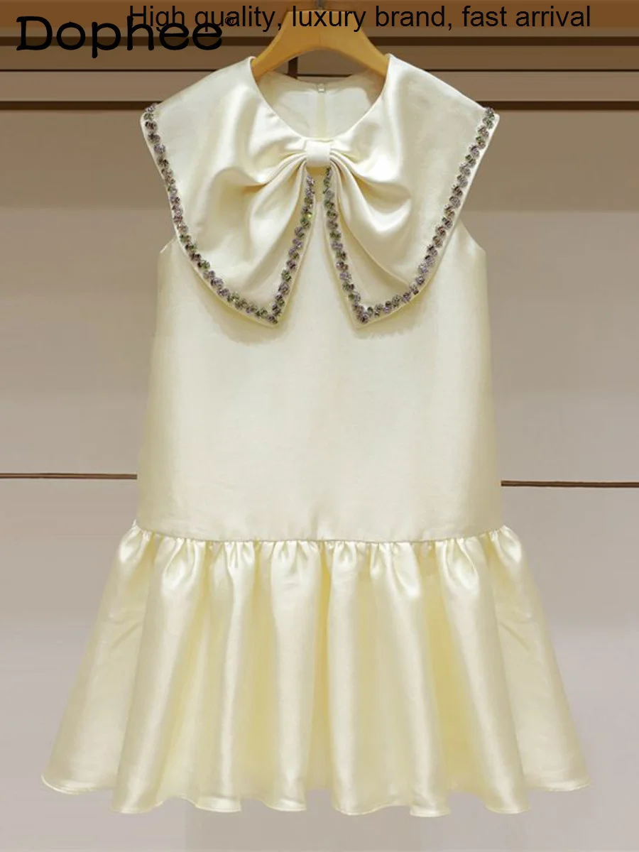 Spring Summer 2023 New Exquisite Rhinestone Bow Doll Collar Sleeveless for Women Sweet Kawaii Ruffled Short Pleated Dress
Spring Summer 2023 New Exquisite Rhinestone Bow Doll Collar Sleeveless for Women Sweet Kawaii Ruffled Short Pleated Dress