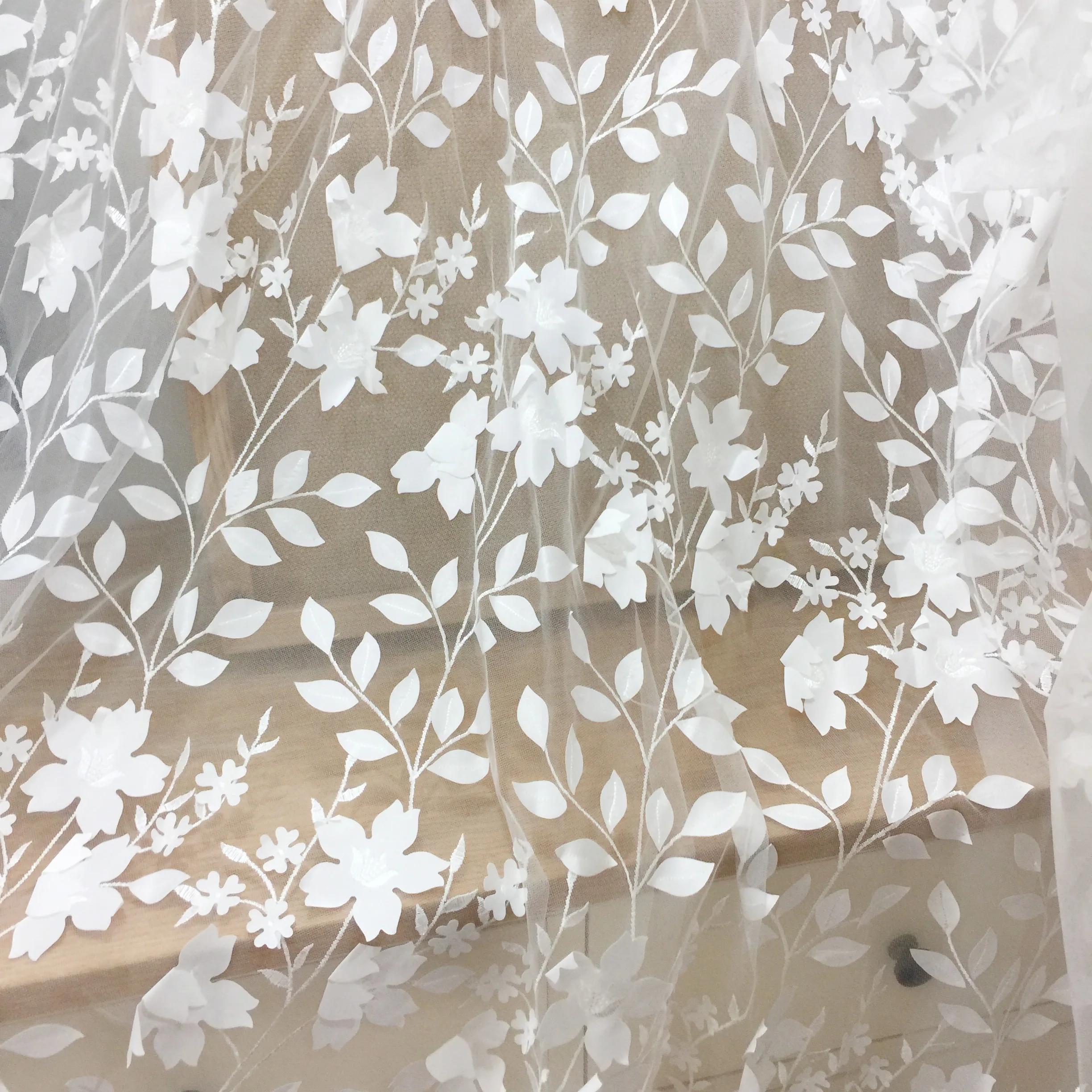 2024 Summer fresh flower-like wedding dress fabric lace with sequin width 130cm sold by size
2024 Summer fresh flower-like wedding dress fabric lace with sequin width 130cm sold by size