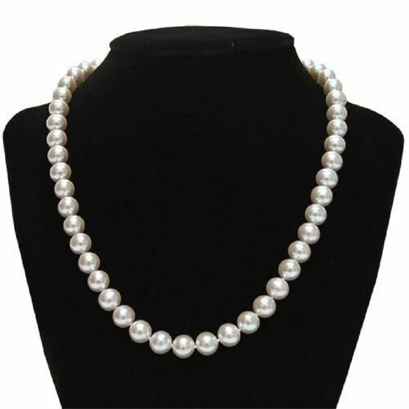 

18 inch AAAA 8-9mm Japanese Akoya white pearl Necklace 14K Yellow Gold clasp