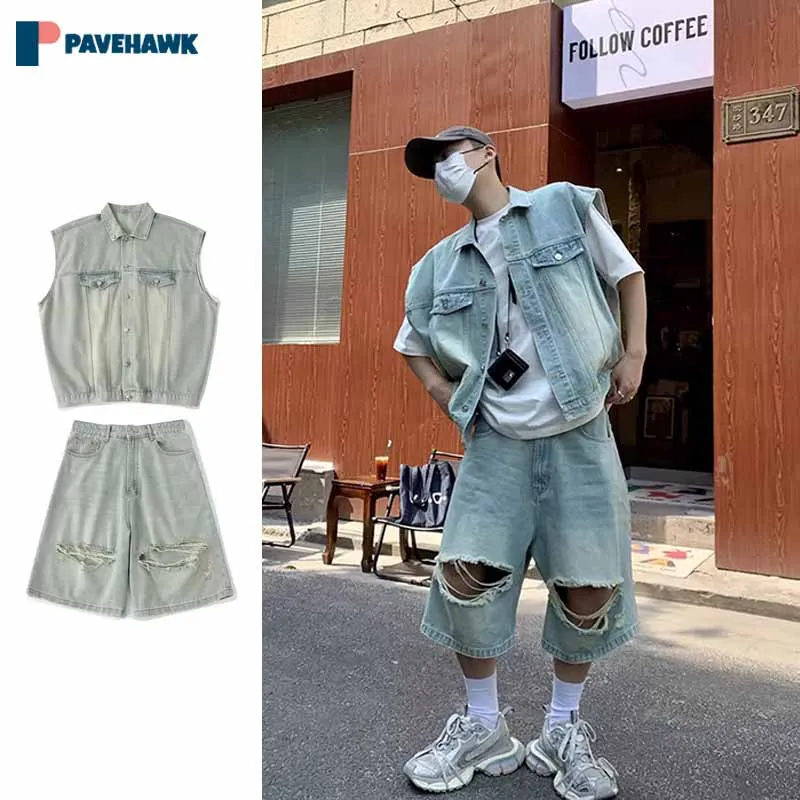 High Street Retro Denim Set Men Sleeveless Cargo Cowboy Vest+loose Jean Shorts Male Two Piece Sets Harajuku Casual Suits Summer
High Street Retro Denim Set Men Sleeveless Cargo Cowboy Vest+loose Jean Shorts Male Two Piece Sets Harajuku Casual Suits Summer