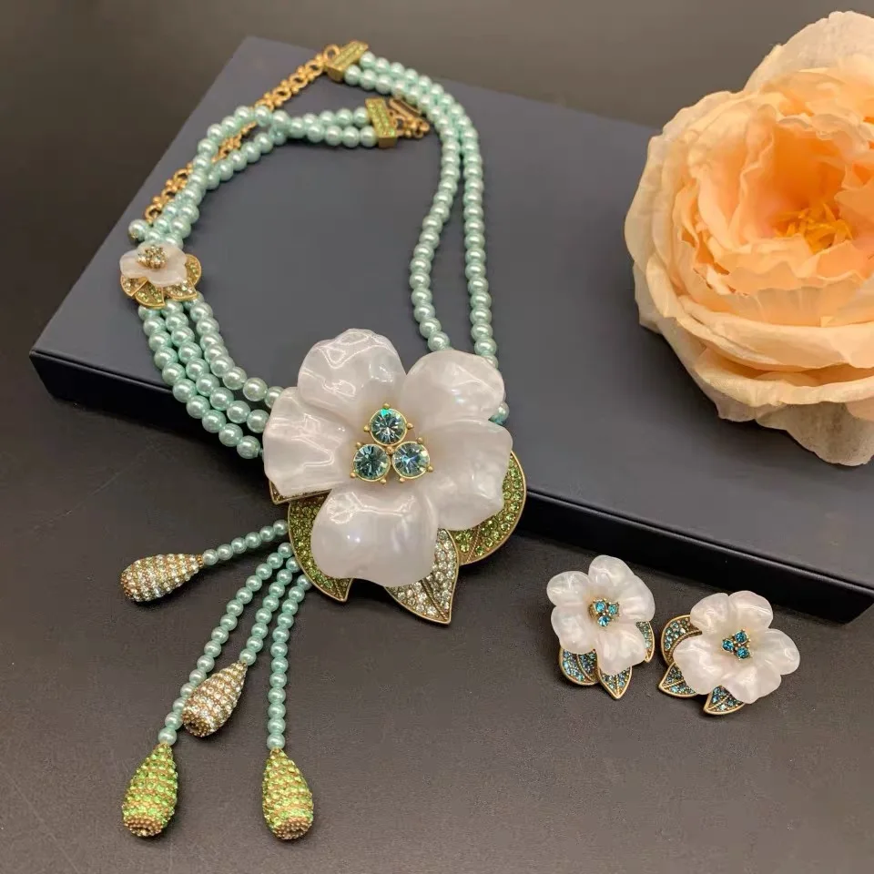 Vintage Fashion Personality All Match Highlights The Atmosphere Flower Necklace Earrings Set For Women Luxury Collares Para
Vintage Fashion Personality All Match Highlights The Atmosphere Flower Necklace Earrings Set For Women Luxury Collares Para