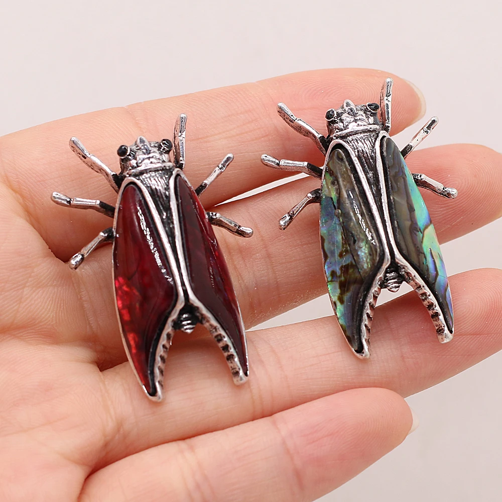 

Natural Freshwater Shell Charm Insect Shaped Brooch Pendant Jewelry DIY Necklace Accessory Jewelry Gift