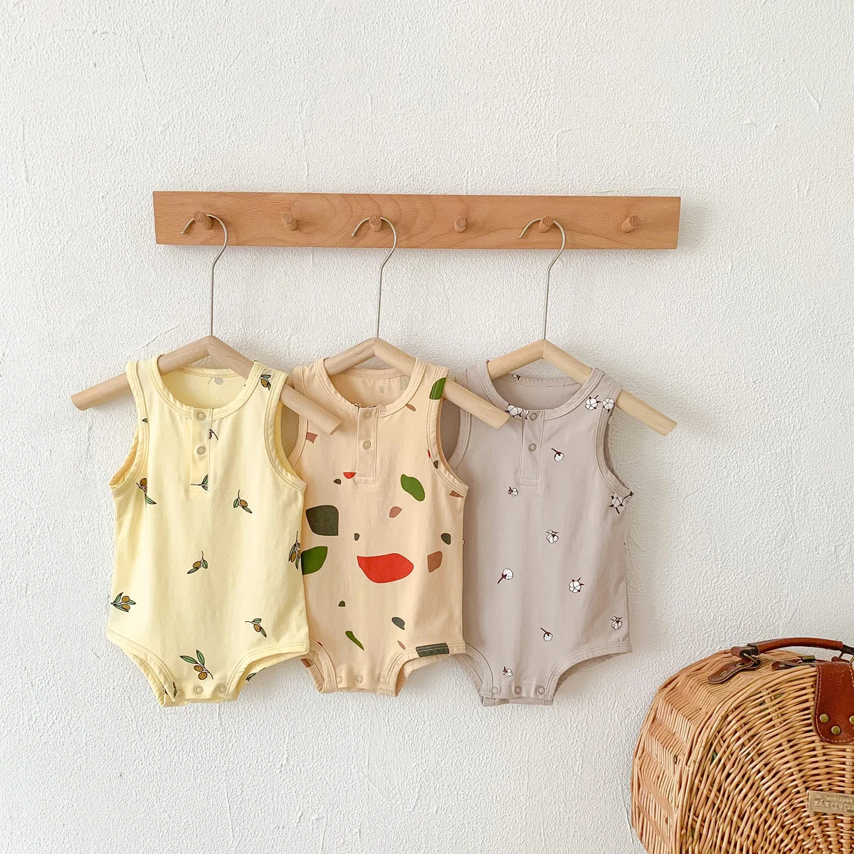 Summer Sleeveless Bodysuit for Boys Girls Cute Print Infant Rompers Cotton New Born Outfit Toddler Baby One-Piece Clothing 0-24M
Summer Sleeveless Bodysuit for Boys Girls Cute Print Infant Rompers Cotton New Born Outfit Toddler Baby One-Piece Clothing 0-24M