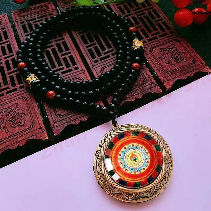 Yellow God of Wealth Pendant, Hollow and Openable, Gawu Box Necklace, Exquisite Ethnic Style Auspicious Pendant
Yellow God of Wealth Pendant, Hollow and Openable, Gawu Box Necklace, Exquisite Ethnic Style Auspicious Pendant