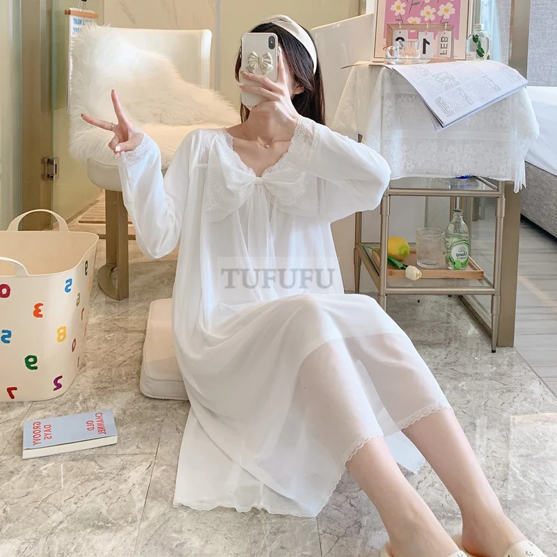 2022 Lace lace long cotton pajamas women's home wear long-sleeved palace style princess style nightdress
2022 Lace lace long cotton pajamas women's home wear long-sleeved palace style princess style nightdress